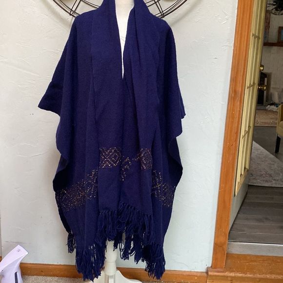 Crossnore School Navy Cape with Gold Accents - Picture 5 of 11